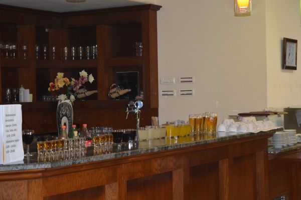 HOTEL OAZ (Kryemëdhej)